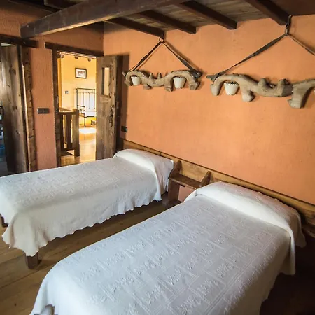 Casa Rural La Catedral De La Montana 컨트리하우스